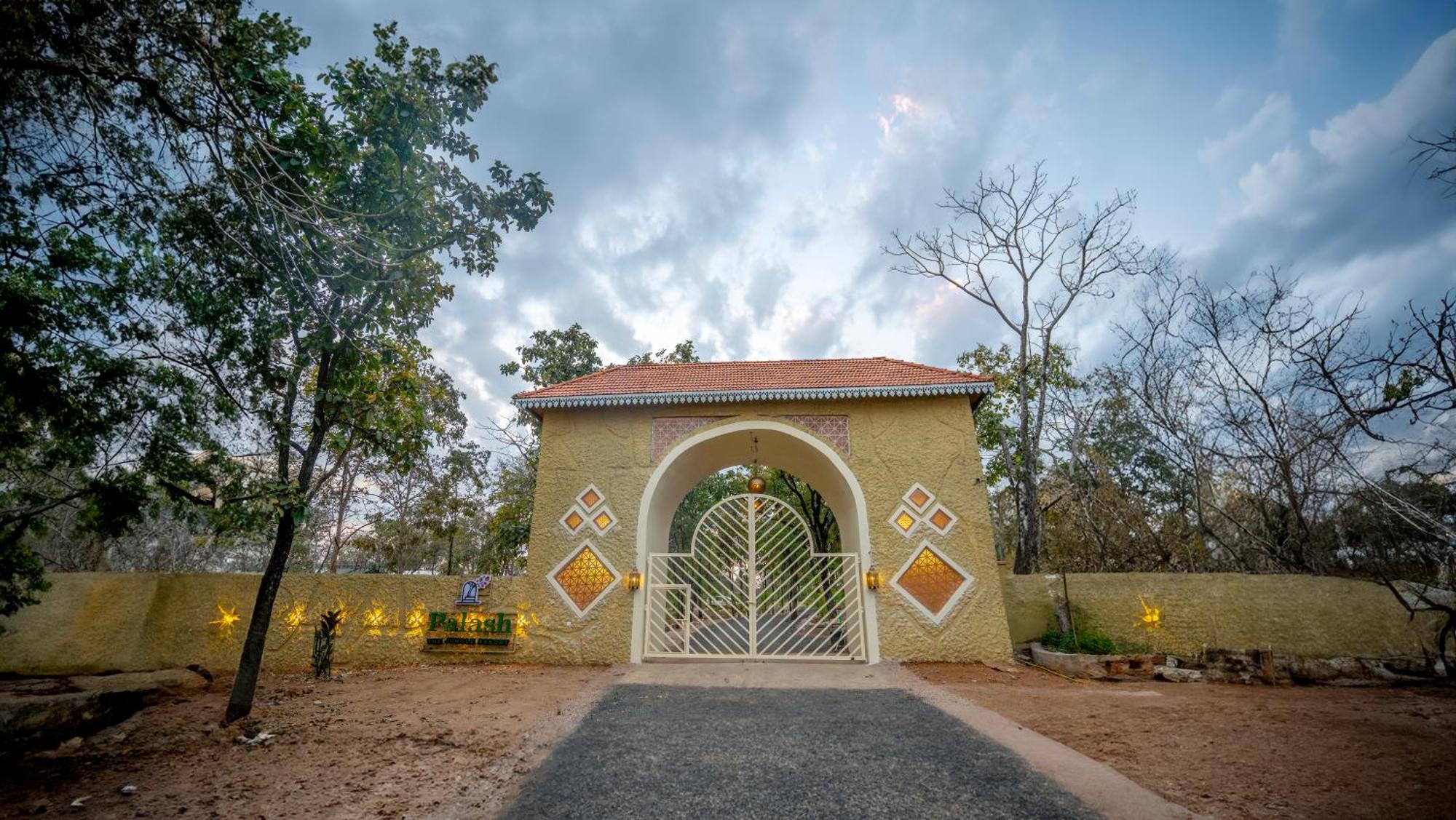Palash The Jungle Resort Gondia Exterior foto